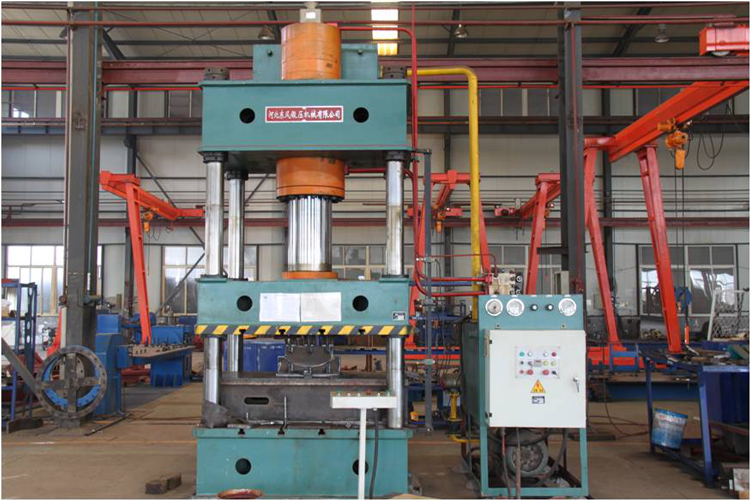  常德湘沅實業(yè)有限公司,常德垂直垃圾壓縮站,地埋式垃圾壓縮站,電動人力斗車,電動三輪高壓清運(yùn)車,電動助力拉車